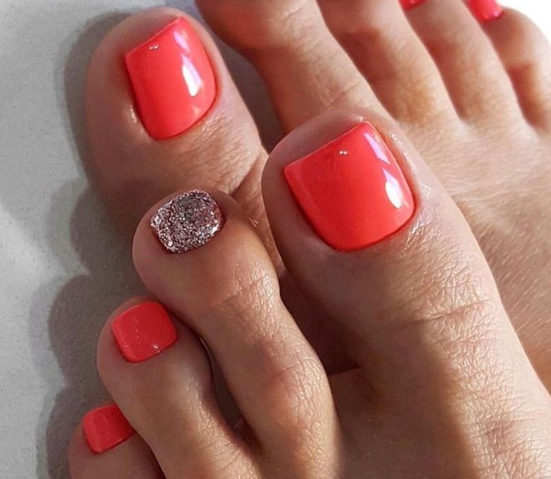 Manichiură, pedichiură si oja semi-permanenta