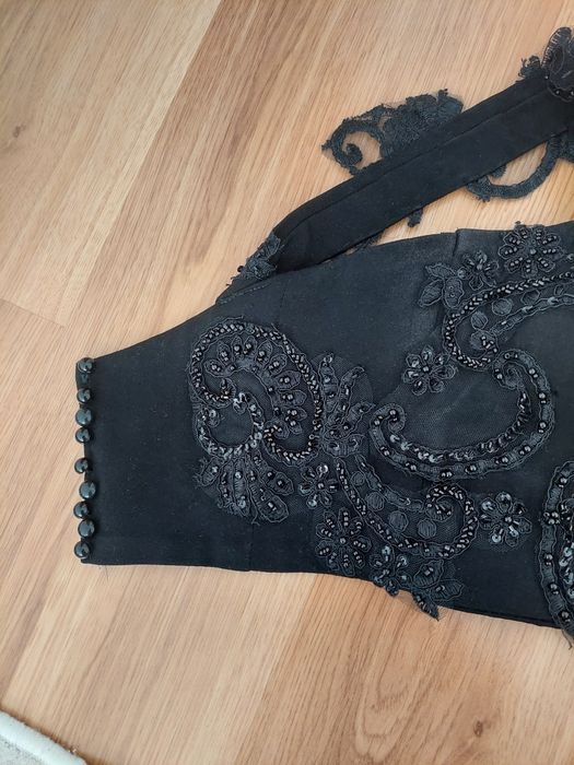 Официално бюстие М