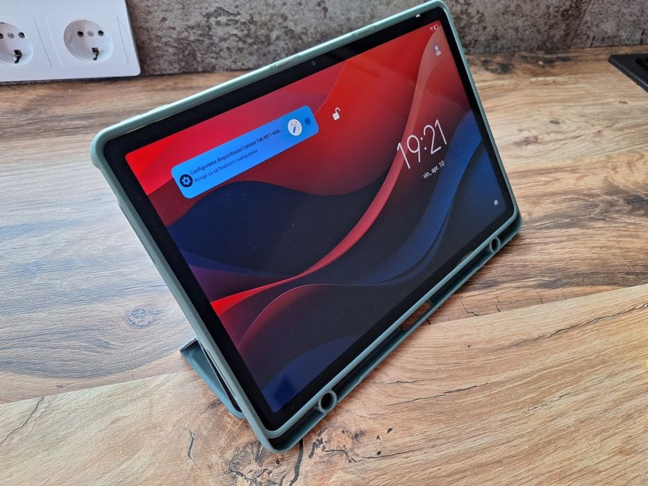 Tabletă Lenovo Tab M11, 8GB RAM, 128GB + husă