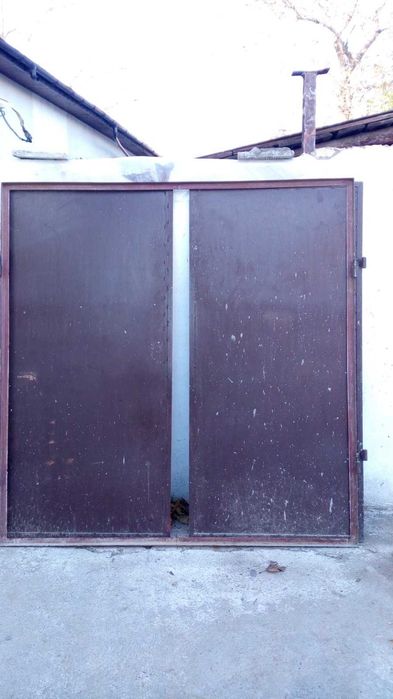 Метални гаражни врати