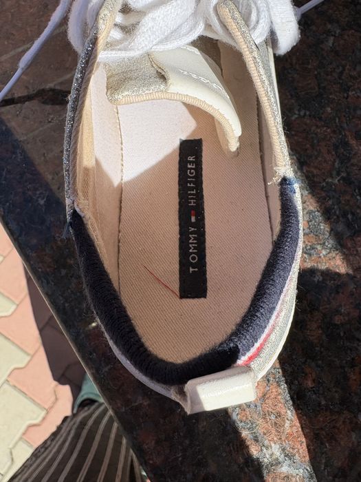 Tenisi dama Tommy Hilfiger!