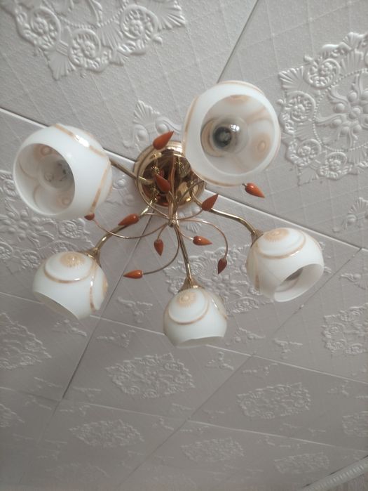 Продам  люстру за 10000 тенге