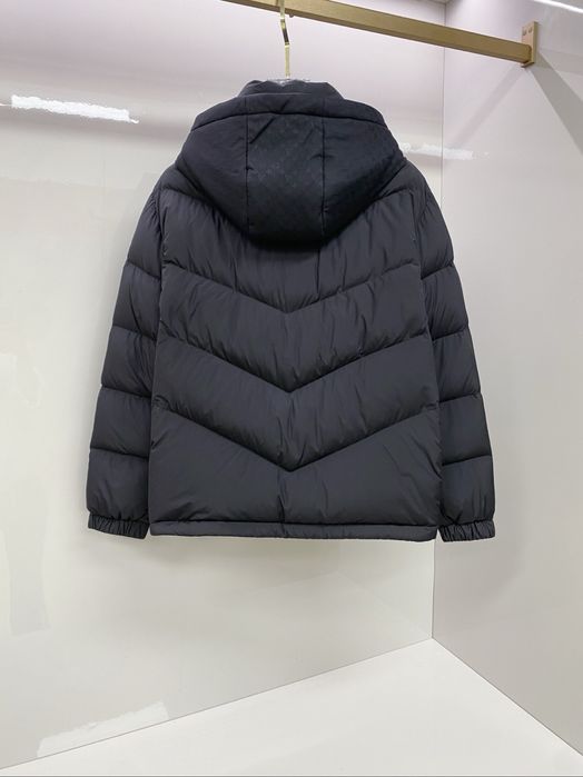 Geaca Louis Vuitton , calitate premium , pe comanda , noua, M