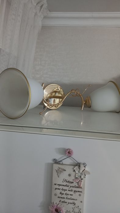 Продам две люстры