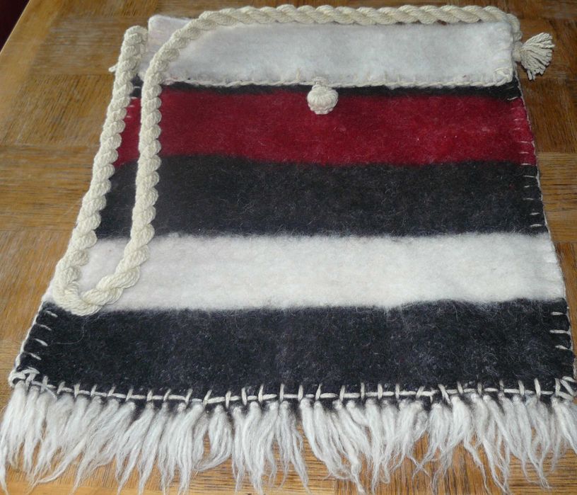 Битови торби /чанти/ от козя и овча вълна за туризъм и фестивали