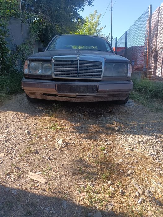 На части Мерцедес 124