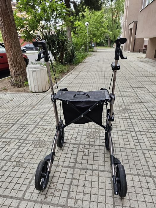 Сгъваема Професионална Проходилка за възрастни и болни хора