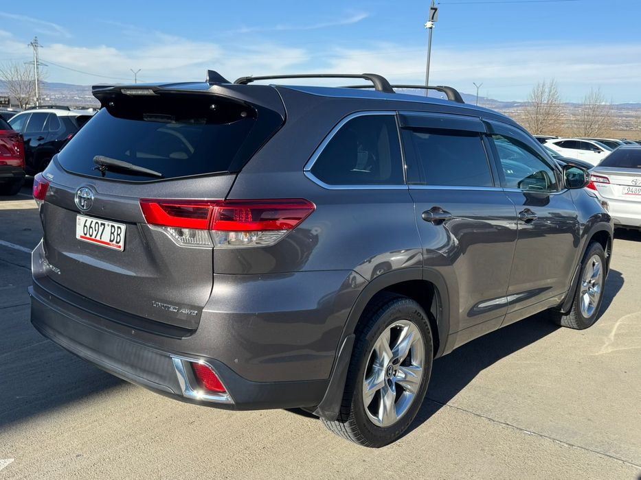 Тойота хайлендер