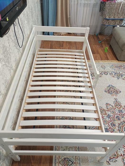 Продам кровать IKEA