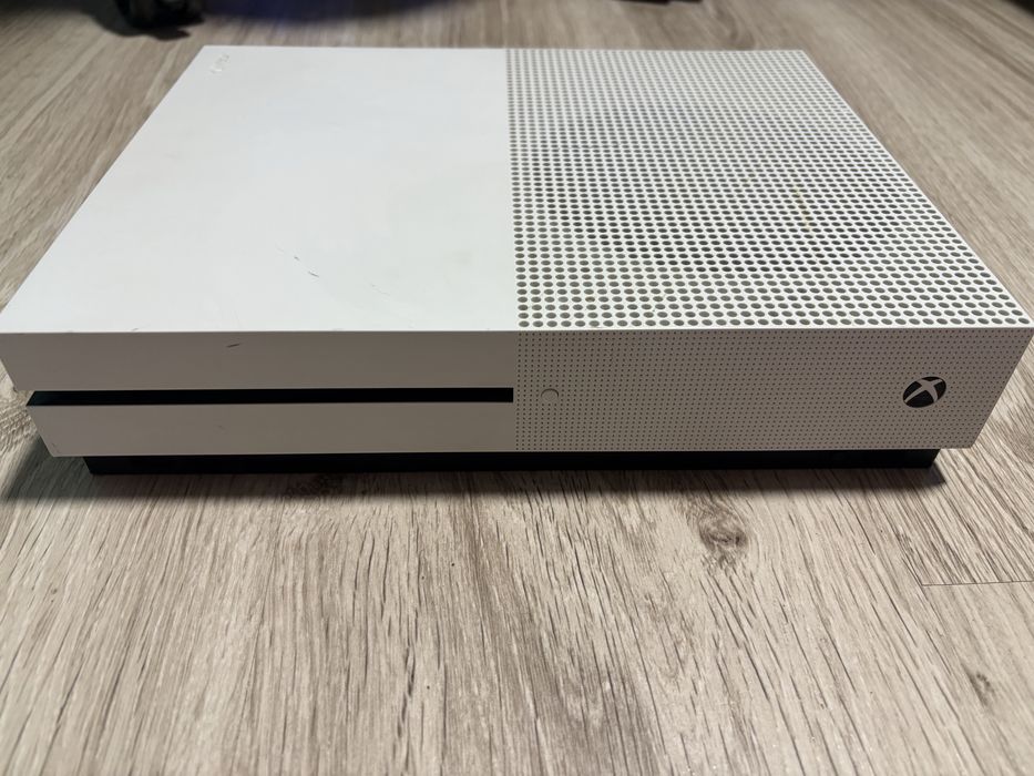 Vand xbox one s de 1tb