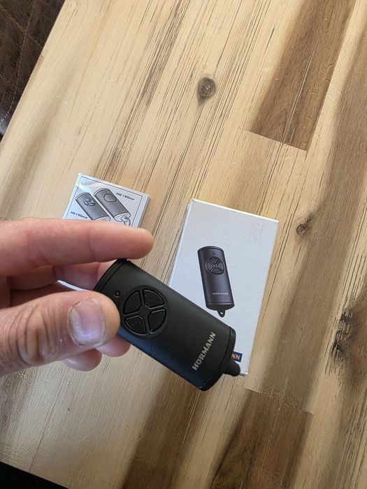 Telecomandă uși de garaj Hörmann HSE 4 BS (BiSecur) 868 MHz - Originală