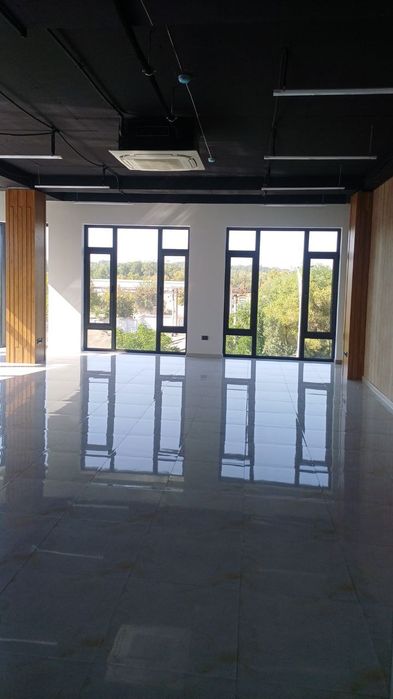 Аренда в новом бизнес центре 450 м2 помещения