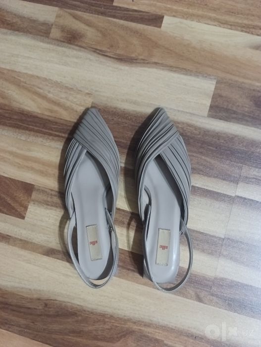 Продаются женские босоножки