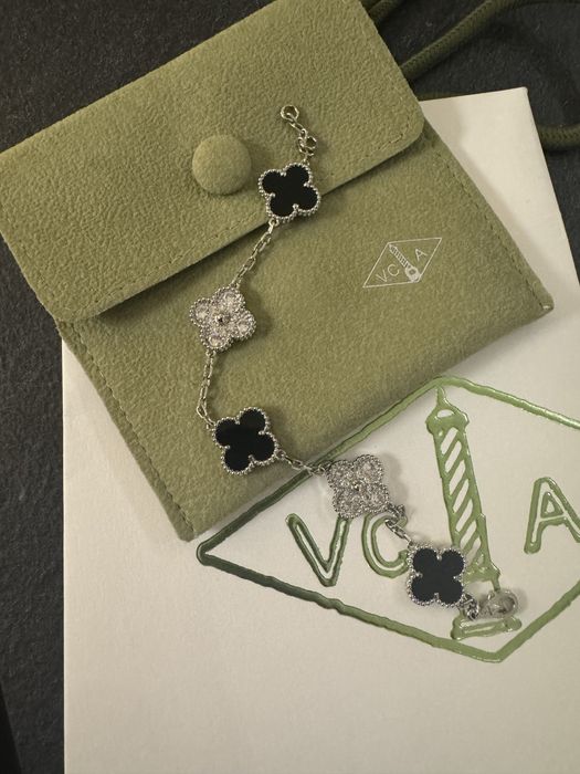 Позлатени гривни “Van Cleef & Arpels”