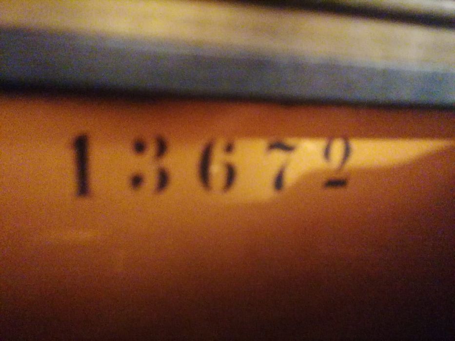 Pianina de vânzare