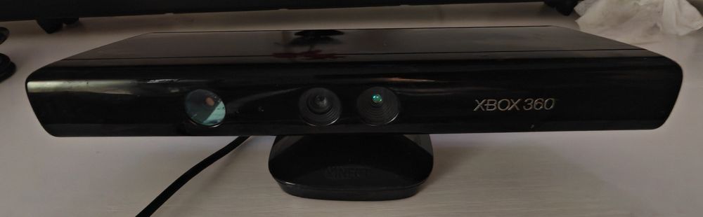 XBOX 360 SLIM S 500 GB cu KINECT MODAT RGH3  la  cutie