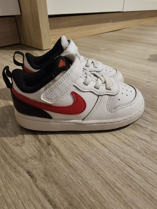 Adidași Nike mărimea 25.