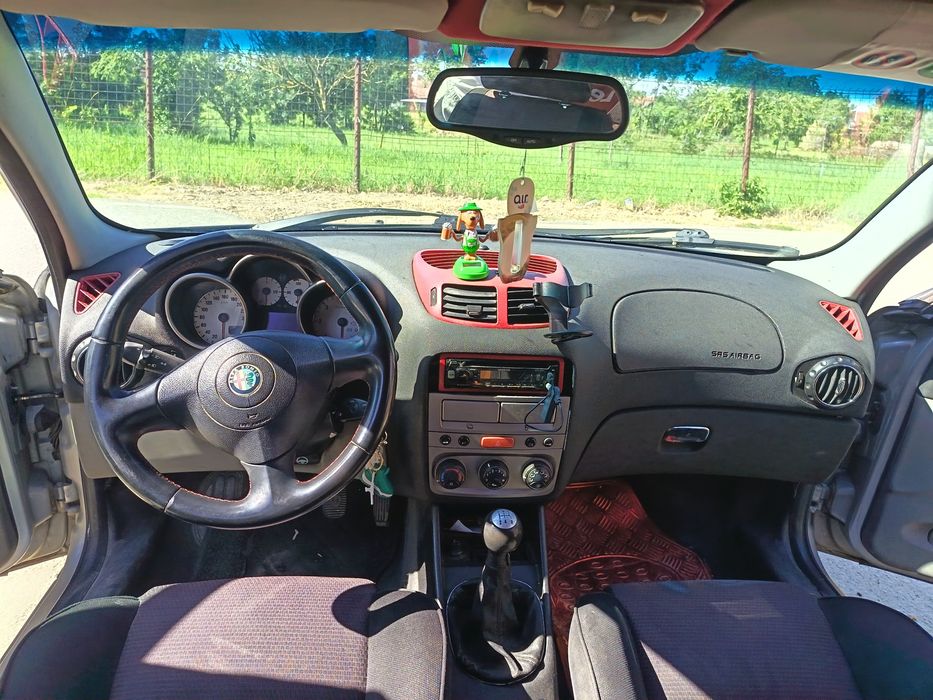 Vand Alfa Romeo , mai multe detalii în privat