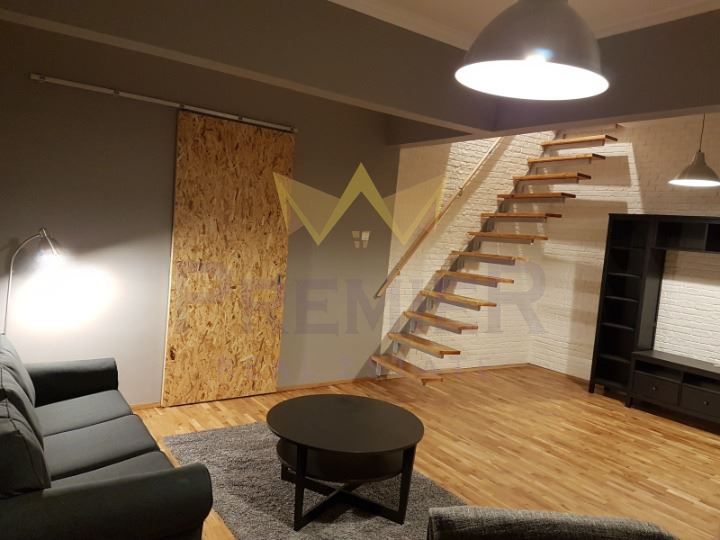 Продава се Тристаен апартамент в София, Център - 100 кв.м за 3000 €/кв.м - Снимка #2