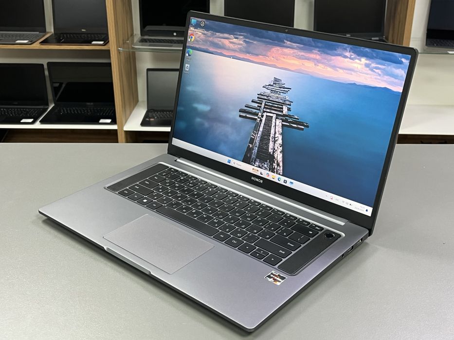 Ультрабук HONOR MagicBook 16/Ryzen 5 5600H 6 ядер/16GB /512SSD ноутбук