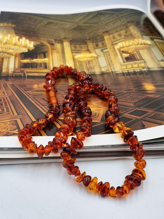 колие от руски естествен тъмен балтийски кехлибар, цвят коняк
100% нат