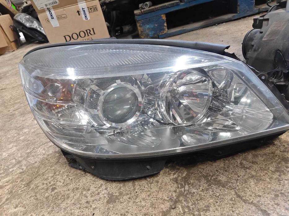 Фарове Mercedes W204 C Class Седн Комби Мерцедес Ц класа