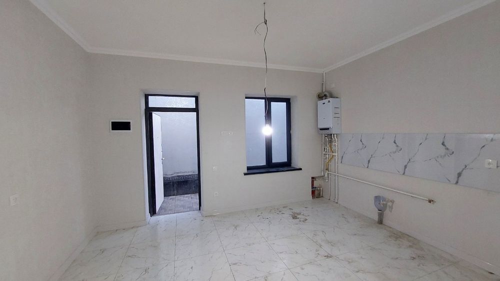 Продаётся 1 комнатная квартира. 40 м². Евроремонт, 2х этажная.