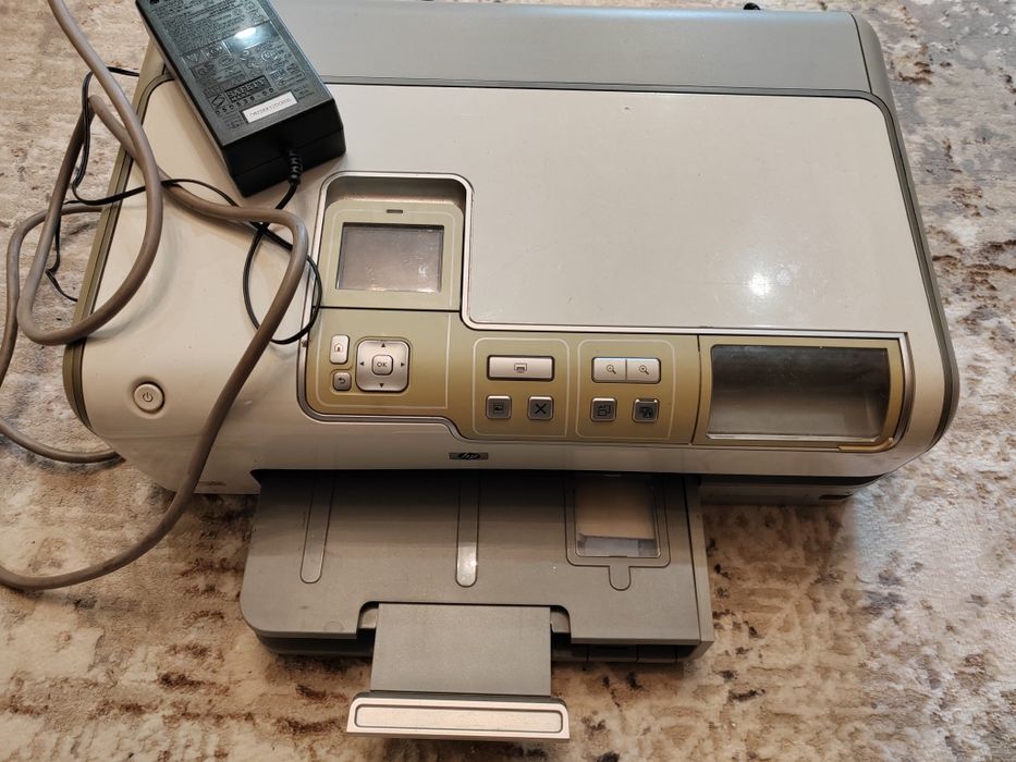Продам цветной принтер HP