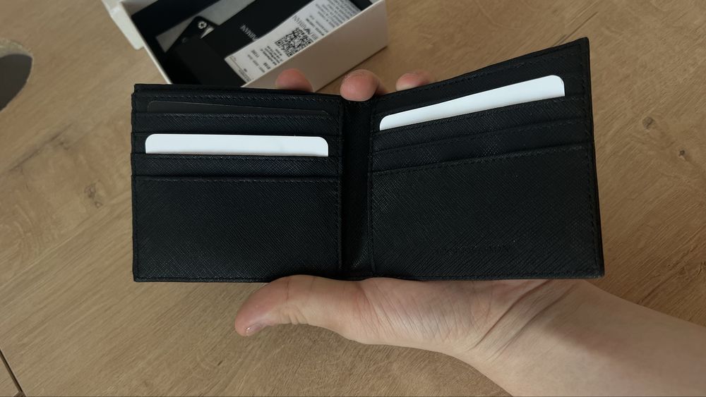 Новое портмоне Emporio Armani