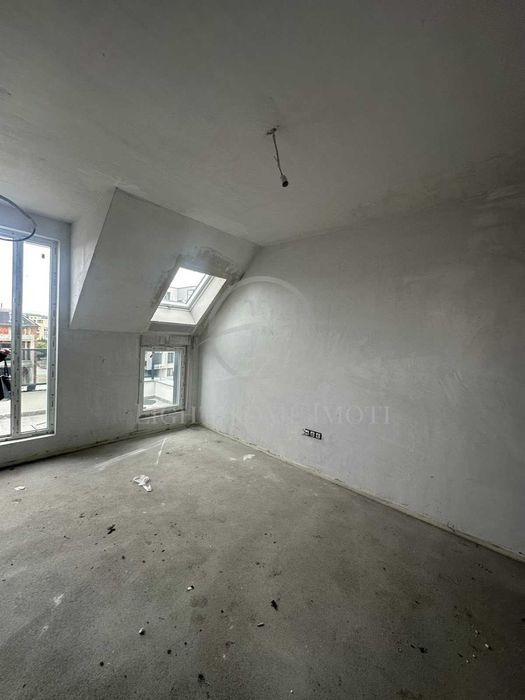 Реф. 3670 Тристаен с АКТ 14 / Остромила