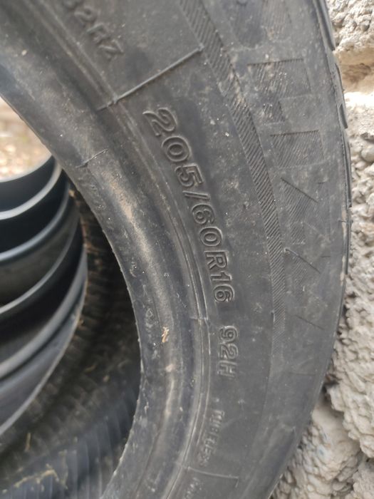 Продам  бу зимние шины R16