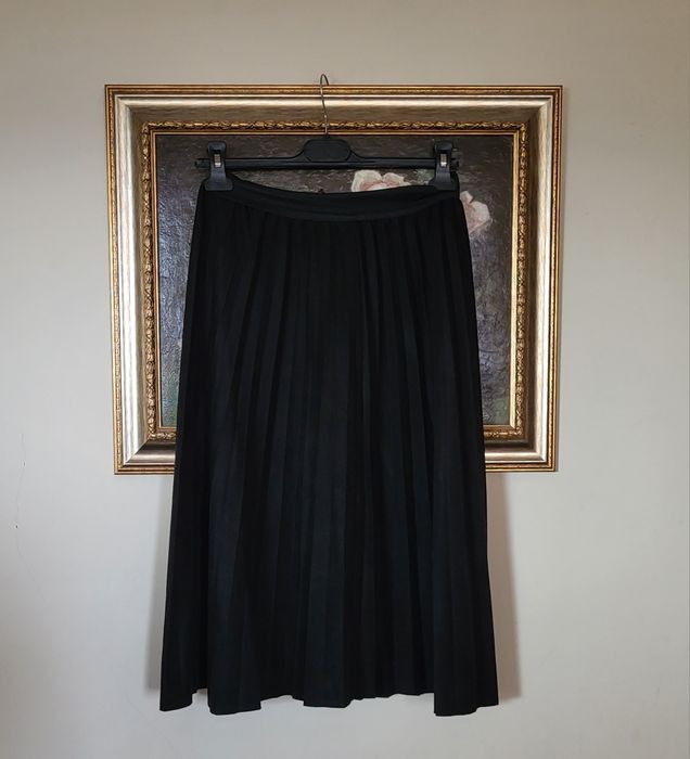 Fusta in pliuri catifelata