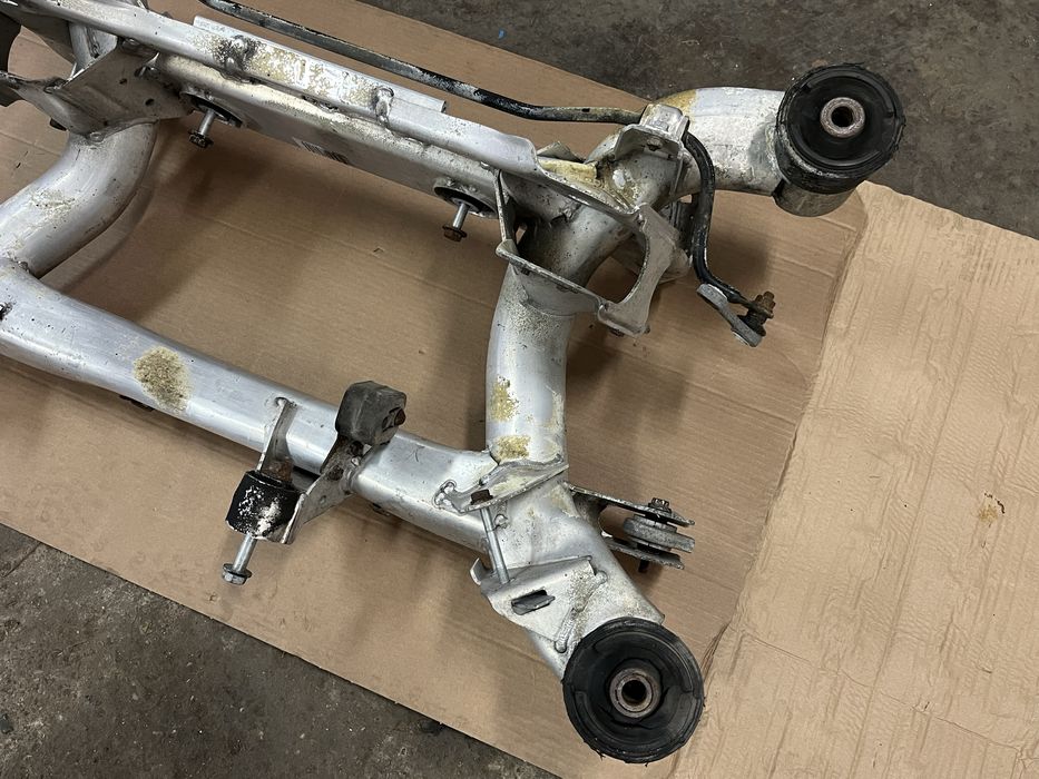 Заден мост за BMW E39 Комби