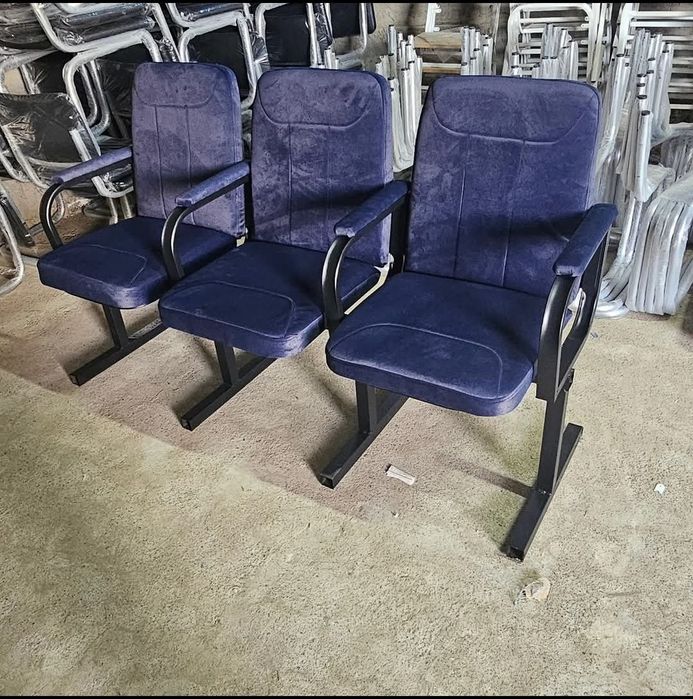 Tyatralniy kreslo aktiv zal uchun