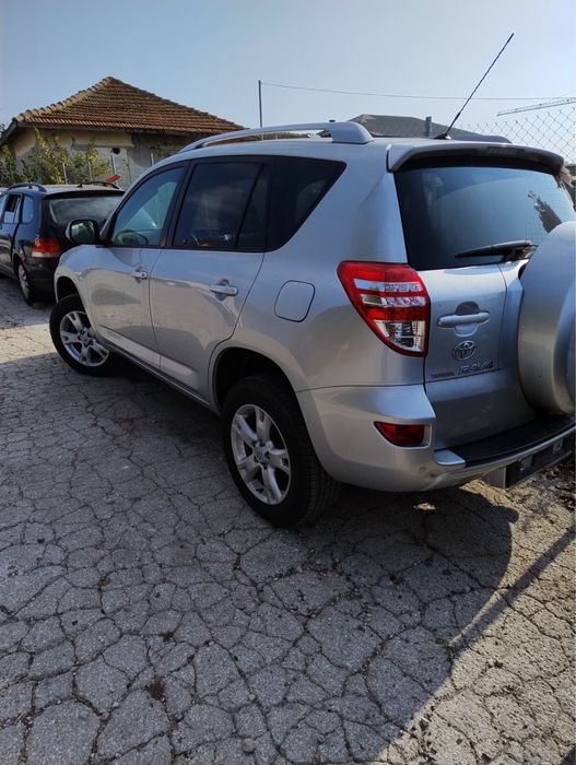 Toyota Rav4 2.2д4д 136 кс на части 2.2d4d facelift 4x4