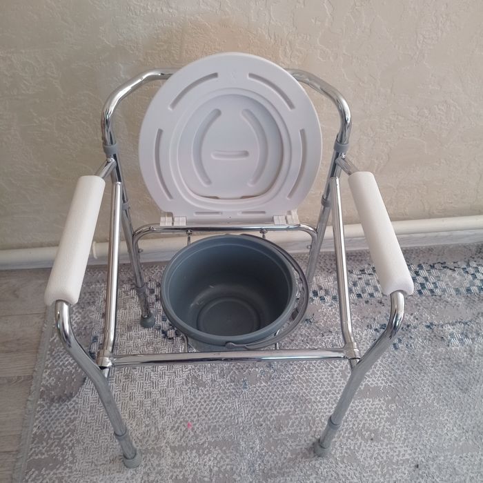 Продам санитарный стул