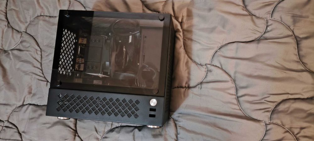 Gaming PC RX 6700 XT Ryzen 5 5600X 16GB RAM