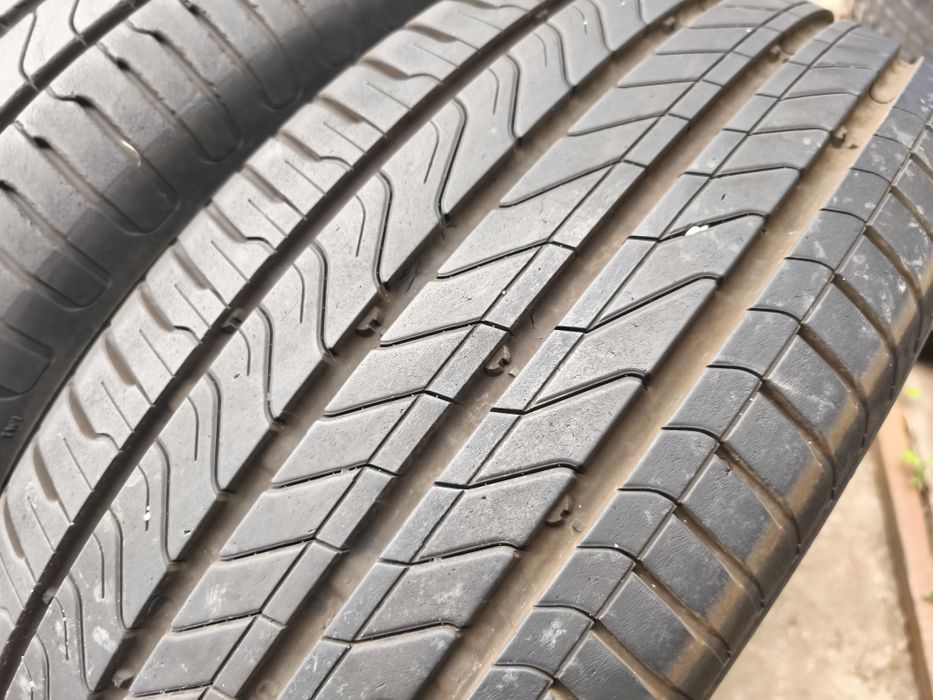 215/60/17" 4бр Continental ultra contact,dot2322,6-7mm