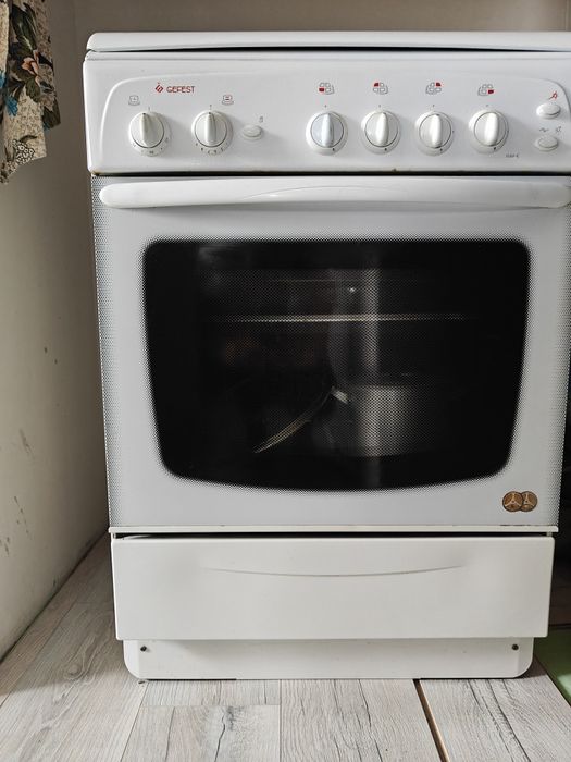 Продам газовую плиту.
