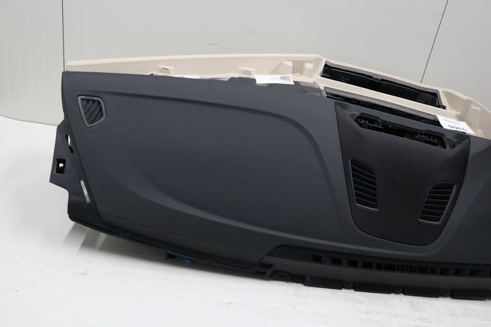 Арматурно табло БМВ Г30 Г31 BMW G30 G31 Черно/Бежово