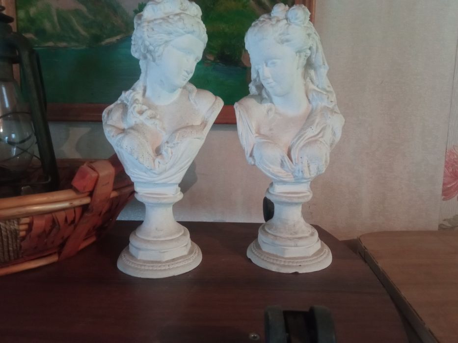 Статуэтки каминные