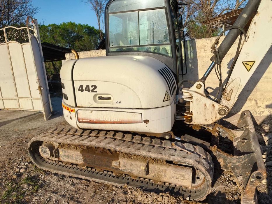 Экскаватор малютка гусеничный