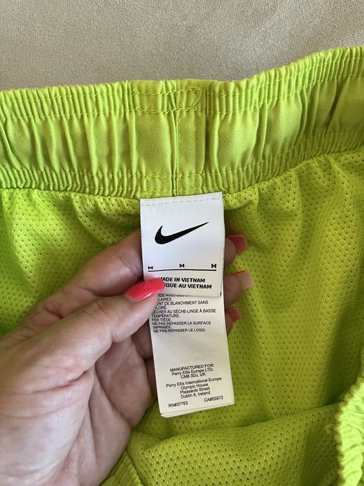 Страхотен неонов мъжки бански/шорти на Nike