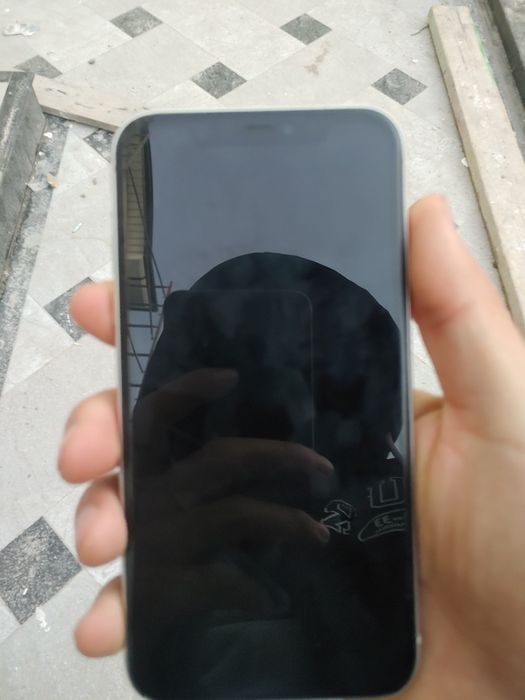 iphone 11 ideal hamma joyi radnoy yomkisti 76% hotirasi 64