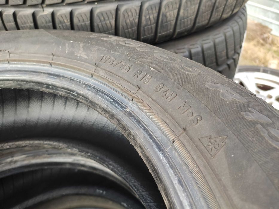 2бр Всесезонни гуми 175 65 15 - Pirelli