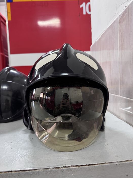 Каска пожарного