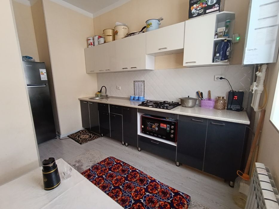 Uy sotiladi 2-etaj 3 xonali 9 etajka Chirchiq 2-mikrarayon