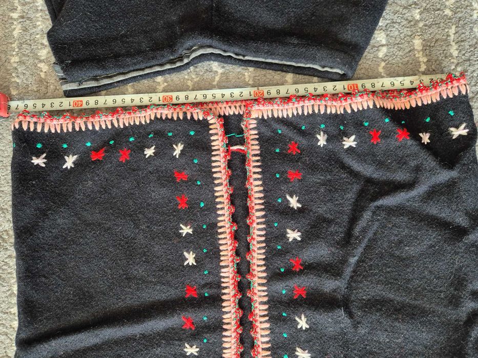 Костюмчето от баба:соц носталгия, ръчна изработка,вълна