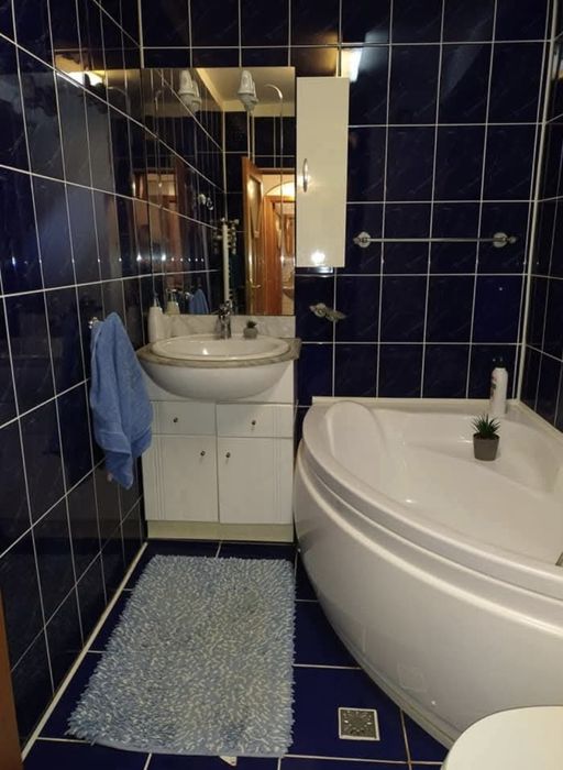 Vand apartament cu 3 camere Resita, zona Lunca