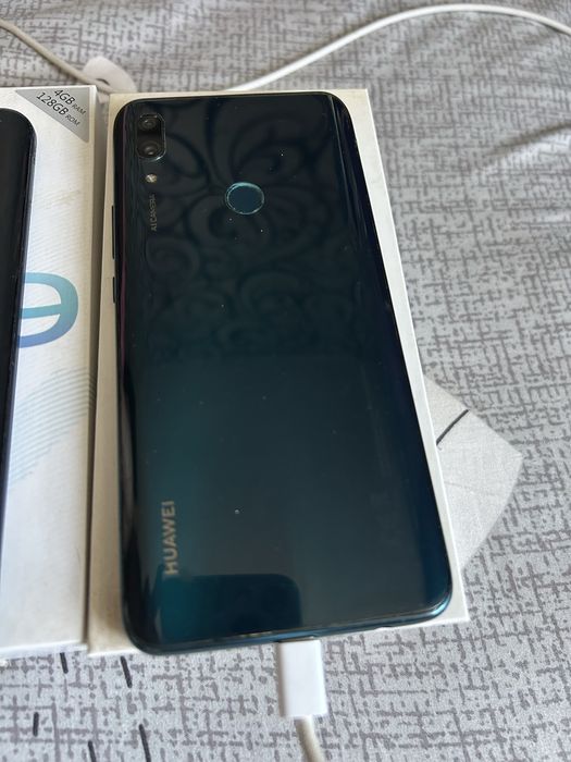 Продам два телефона